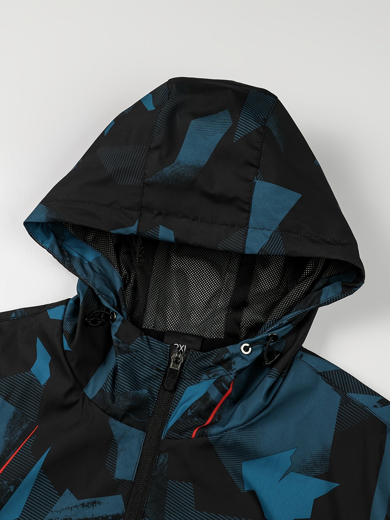 Men's Autumn Camouflage Hooded Jacket with Zip-Up Front and Pockets
