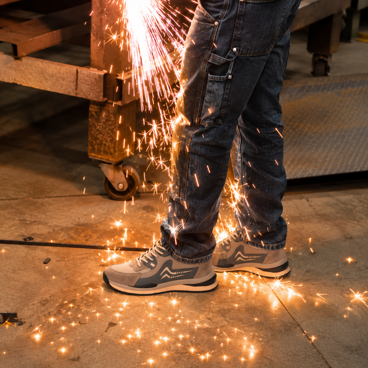 Men's Steel Toe Safety Trainers with Lightweight Protective Design