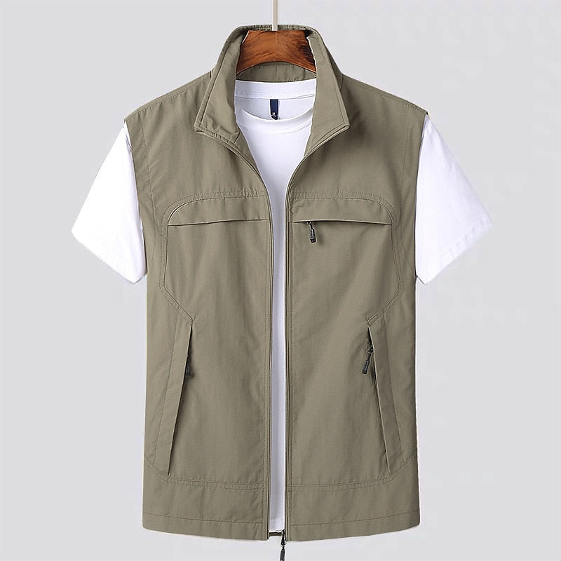 Men's lightweight utility vest for versatile layering